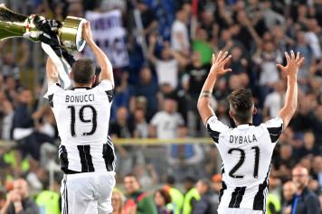 bonucci.dybala.juve.2016.esultanza.356x237