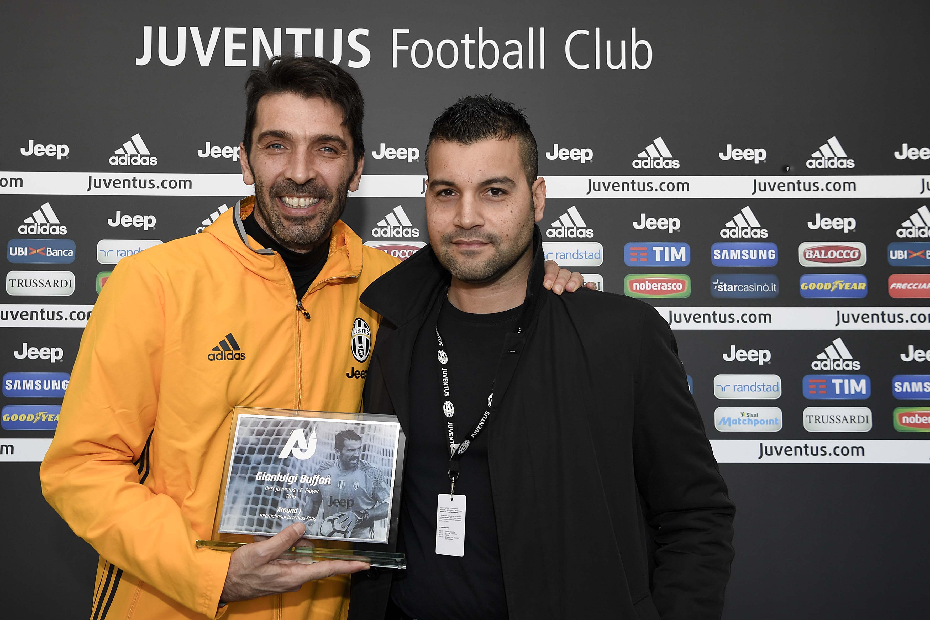 Foto LaPresse - Daniele Badolato 16/02/2017 Vinovo ( Italia) Sport Calcio ESCLUSIVA JUVENTUS Juventus, Gianluigi Buffon riceve il premio Around J Nella foto: Gianluigi Buffon Photo LaPresse - Daniele Badolato 16 February 2017 Vinovo ( Italy) Sport Soccer Juventus, Gianluigi Buffon receiving Around J Prize In the pic: Gianluigi Buffon